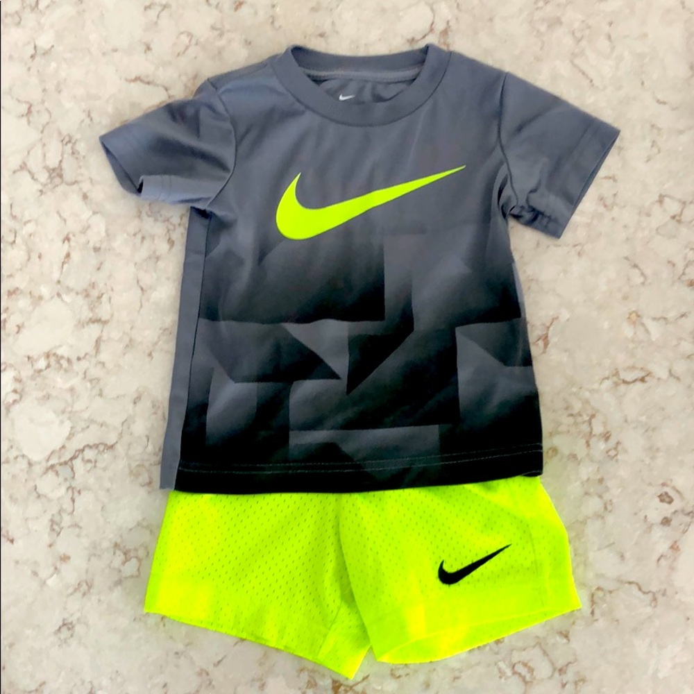Nike toddler set